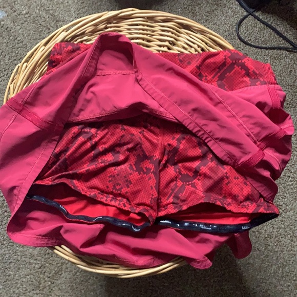Rare lululemon skort - Picture 2 of 4